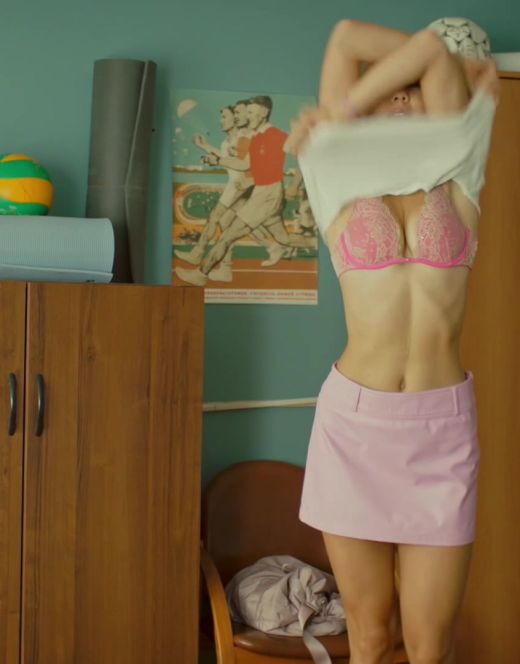 Дарья Пицик в нижнем белье из сериала «Дылды»