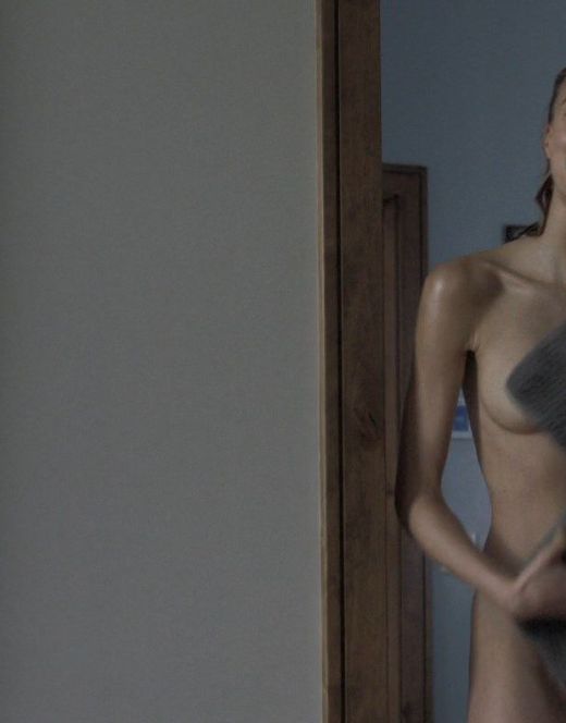 Голая Лилли Круг из фильма «‎Я верю в единорогов»
