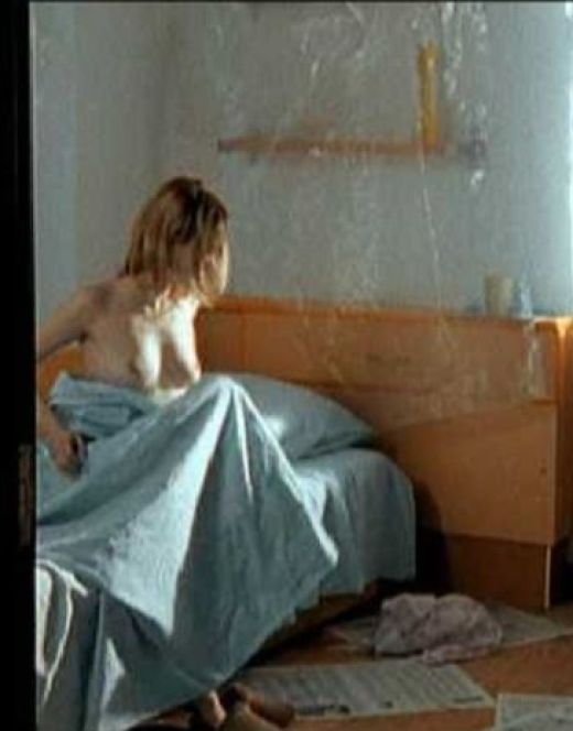 Полностью голая Екатерина Никитина в фильме «Женщины в игре без правил» (2004)