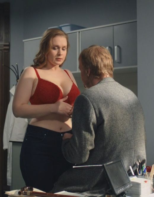Светлана Колпакова в нижнем белье в сериале «Доктор Рихтер» (2017)