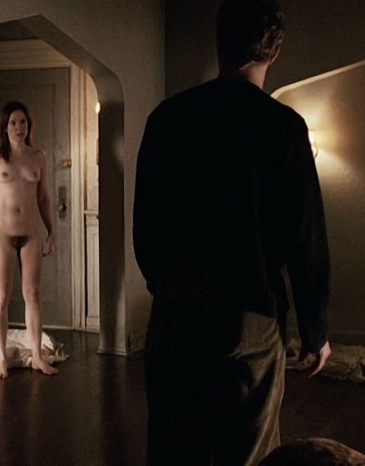 Полностью голая Мэри-Луиз Паркер в сериале «Ангелы в Америке» (2003)
