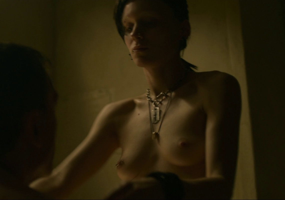 Полностью голая Руни Мара из фильма "Девушка с татуировкой дракона&quo...