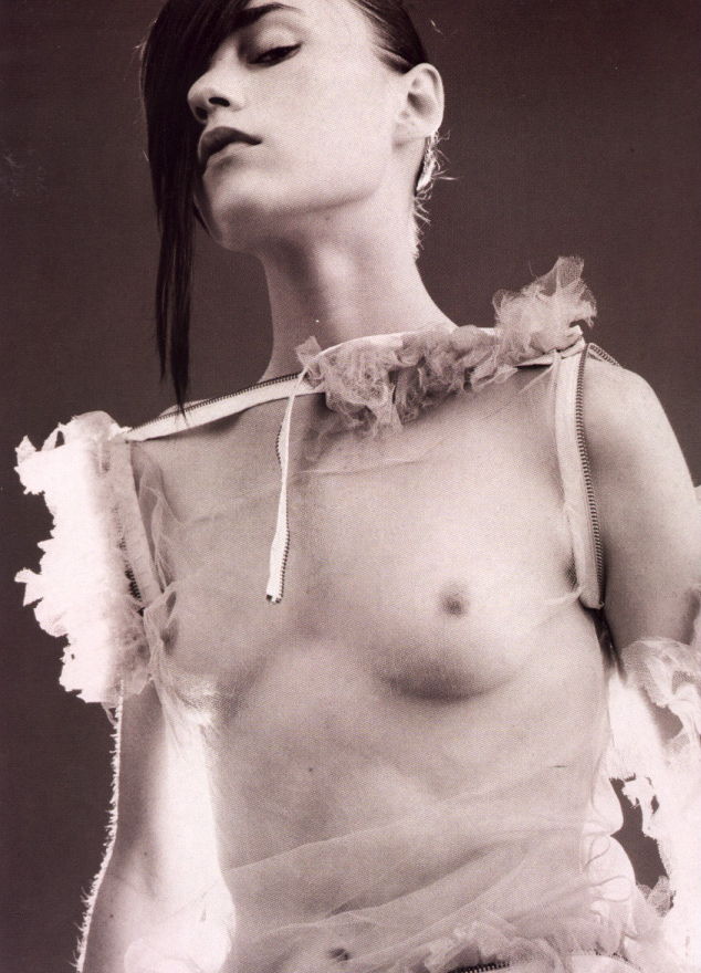 Горячие фото Линды Фиорентино (голая грудь) .