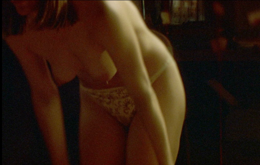 Голая Мег Райан в эротических сценах из кино (грудь, попа) .