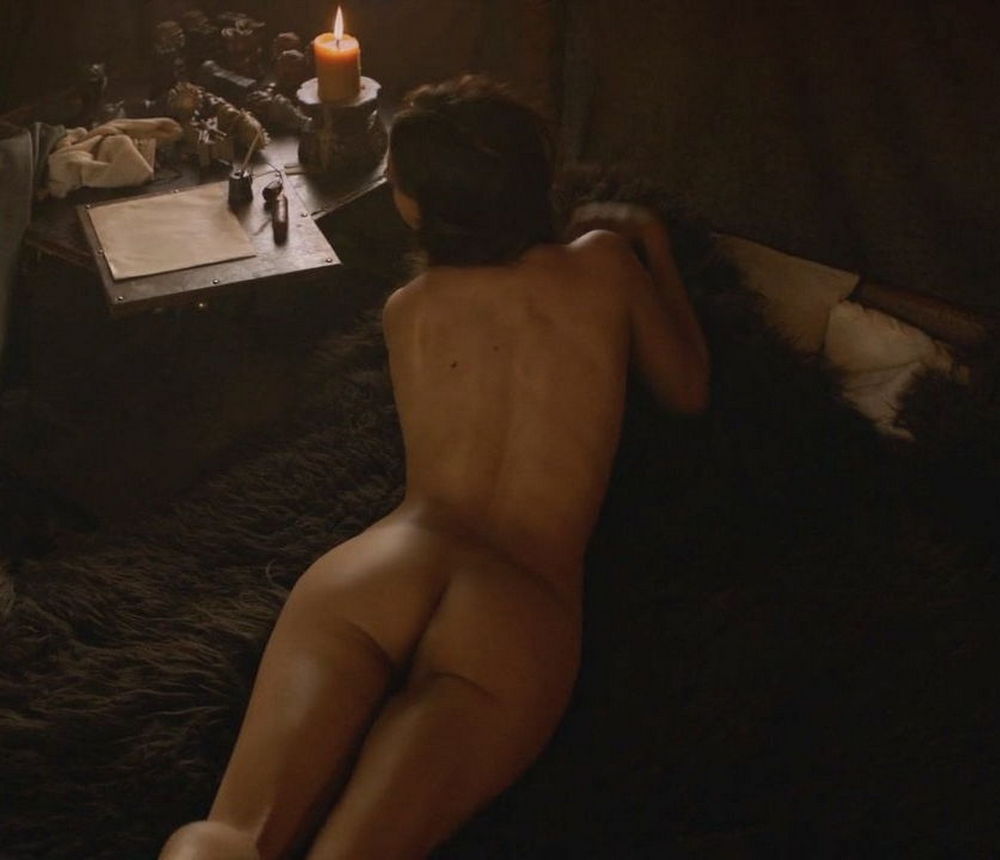 Oona chaplin got nude