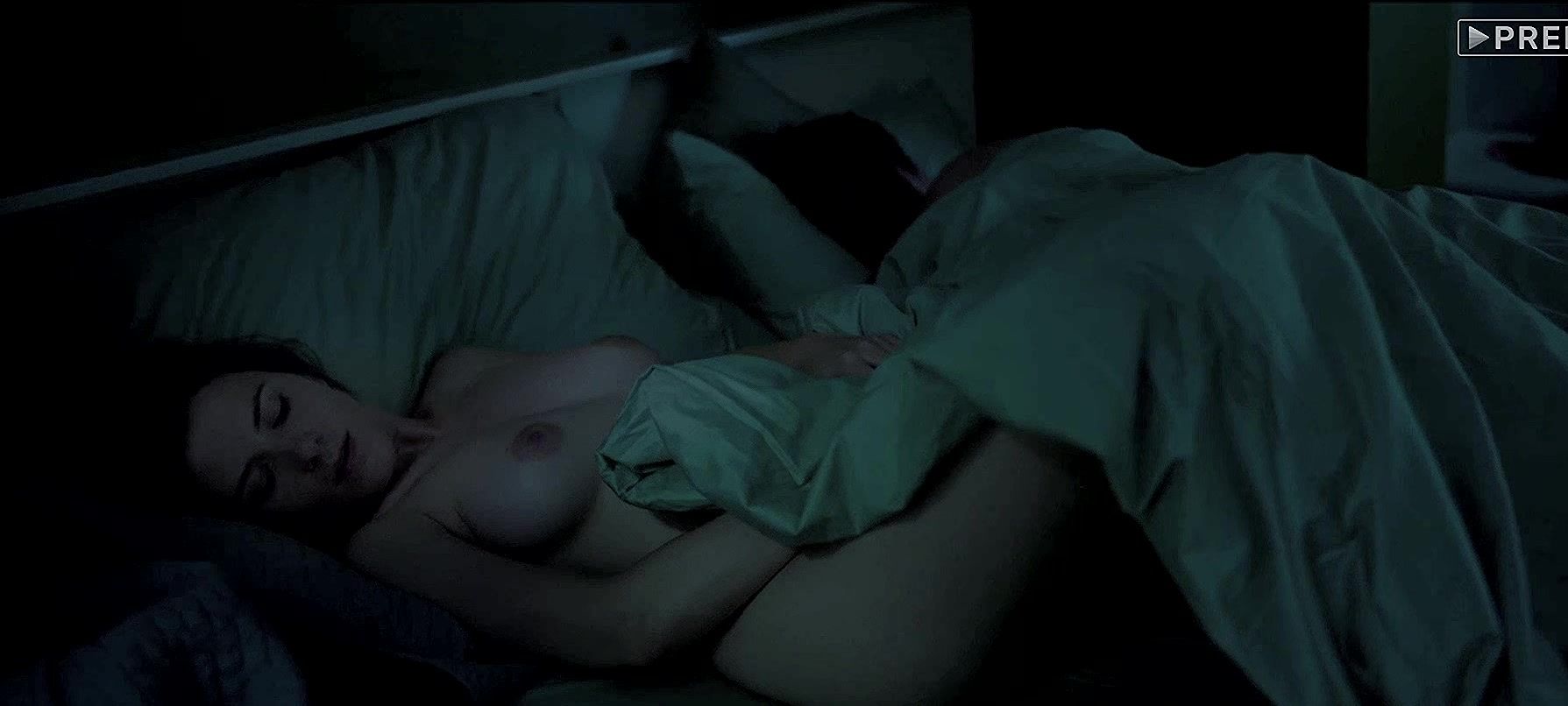 Голая Евгения Громова в постельных сценах из фильма "Верность" .